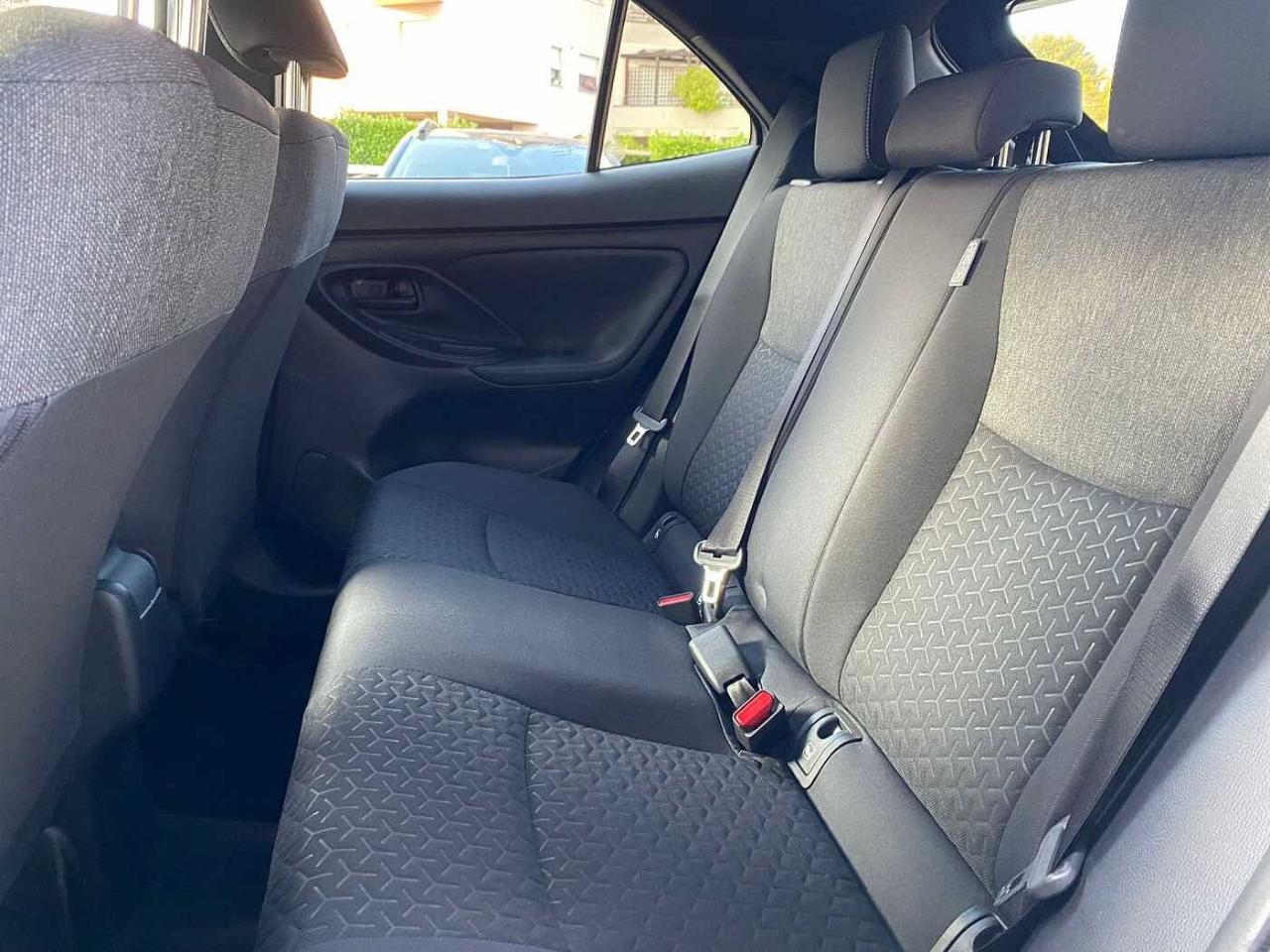 Toyota Toyota Yaris usata, con interno grigio