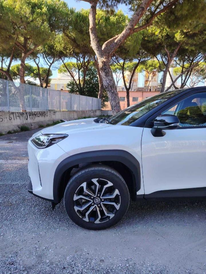 Toyota Toyota Yaris usata, con assistenza alla partenza in salita (hac)