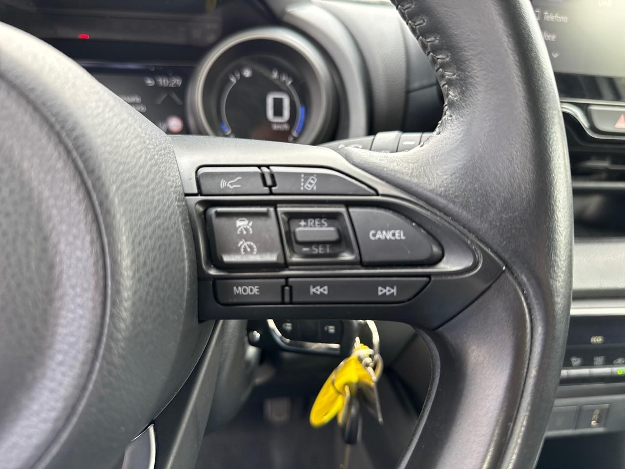 Toyota Toyota Yaris usata, con attivazione vocale include sistema audio, include comandi telefono e siri