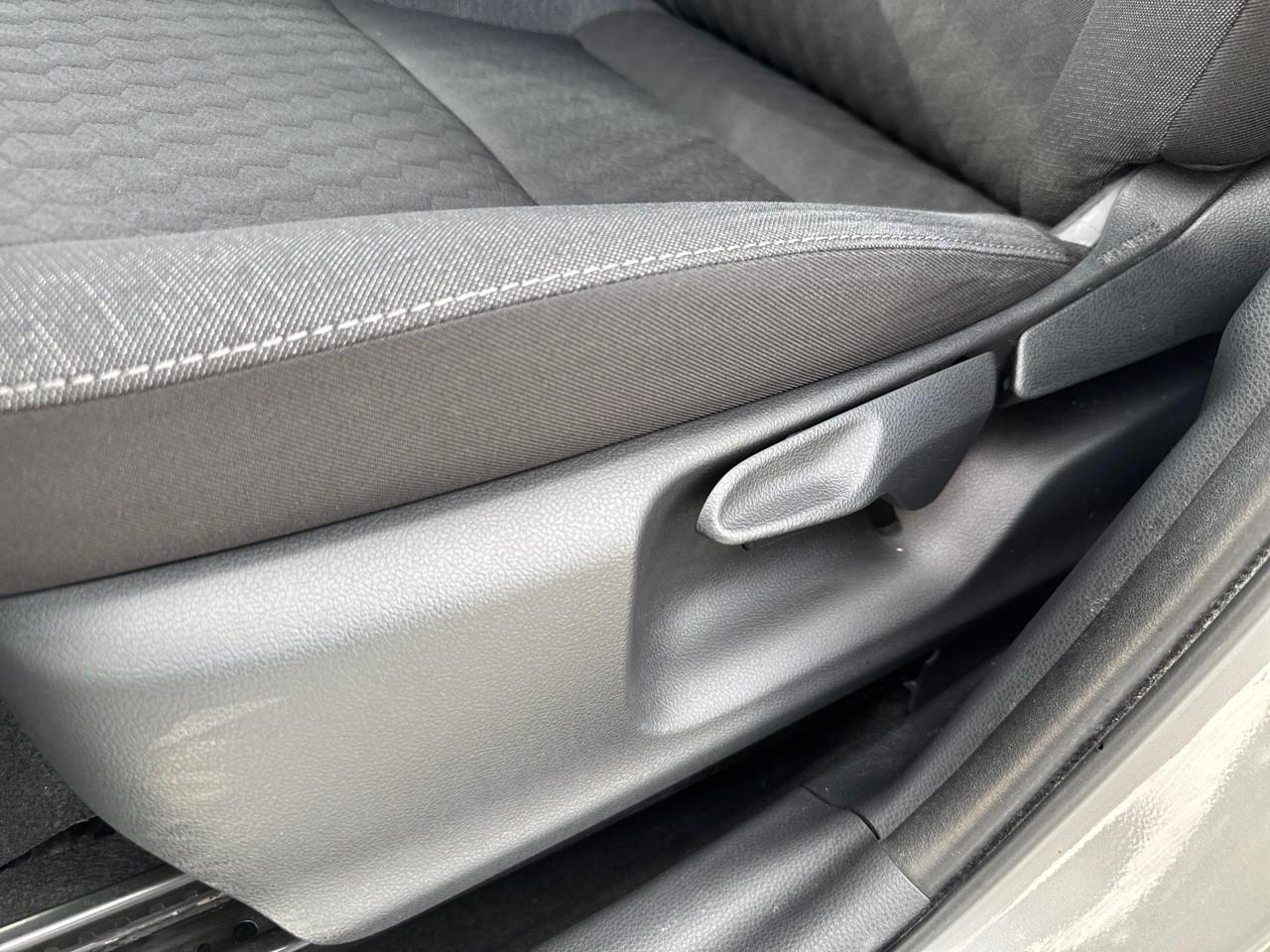 Toyota Toyota Yaris usata, con avviso superamento corsia attivazione sterzo