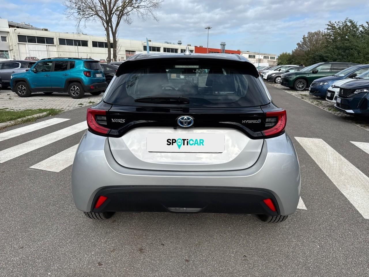 Toyota Toyota Yaris usata, con cinture sicurezza post. conducente con pretensionatori, cinture sicurezza post. passeggero con pretensionatori, cinture sicurezza post. centrale a 3 punti