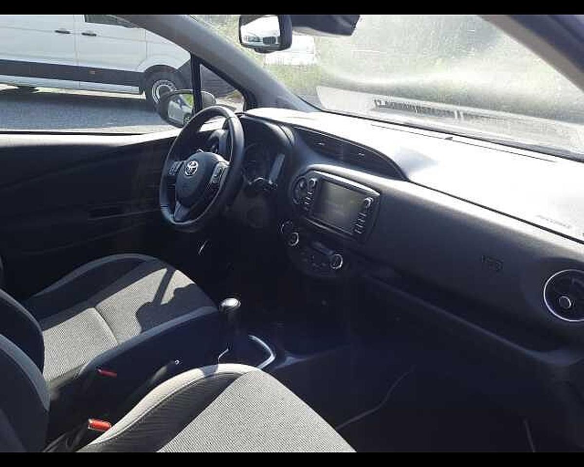 Toyota Toyota Yaris usata, con assistente alle frenate di emergenza