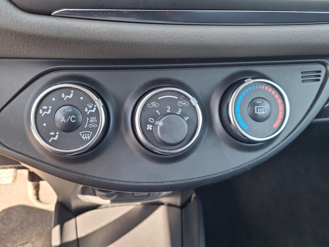 Toyota Yaris - Foto 4
