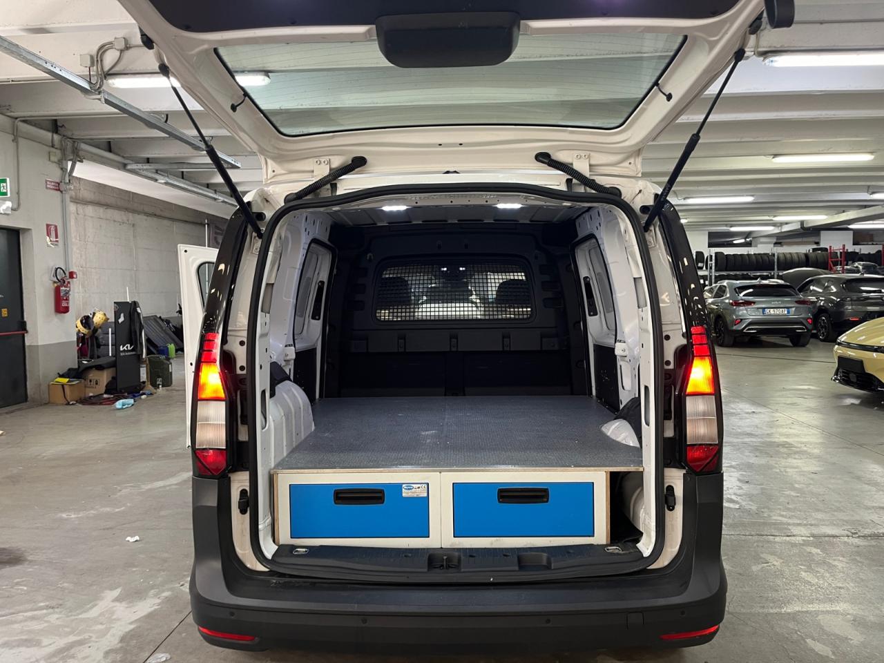 Volkswagen Volkswagen Caddy usata 9