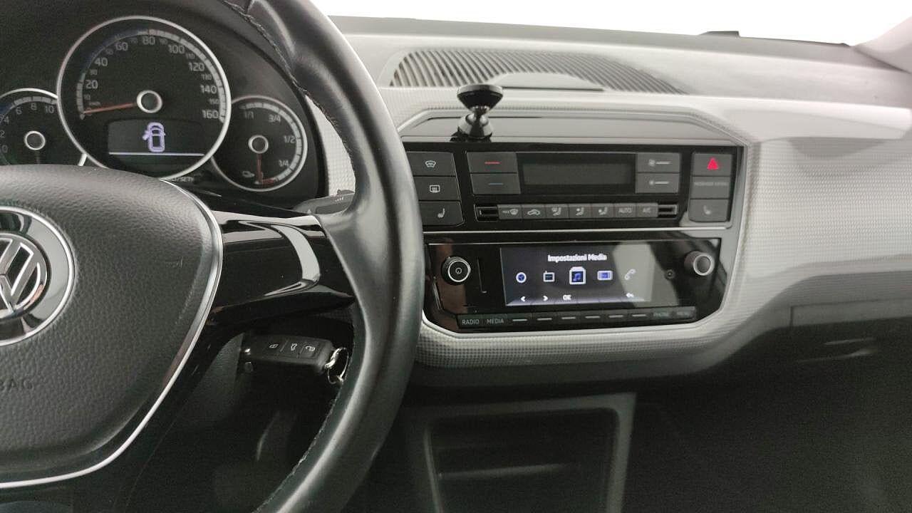 Volkswagen Volkswagen Up usata, con vetri elettrici