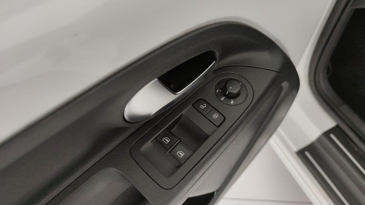 Volkswagen Volkswagen Up usata 12