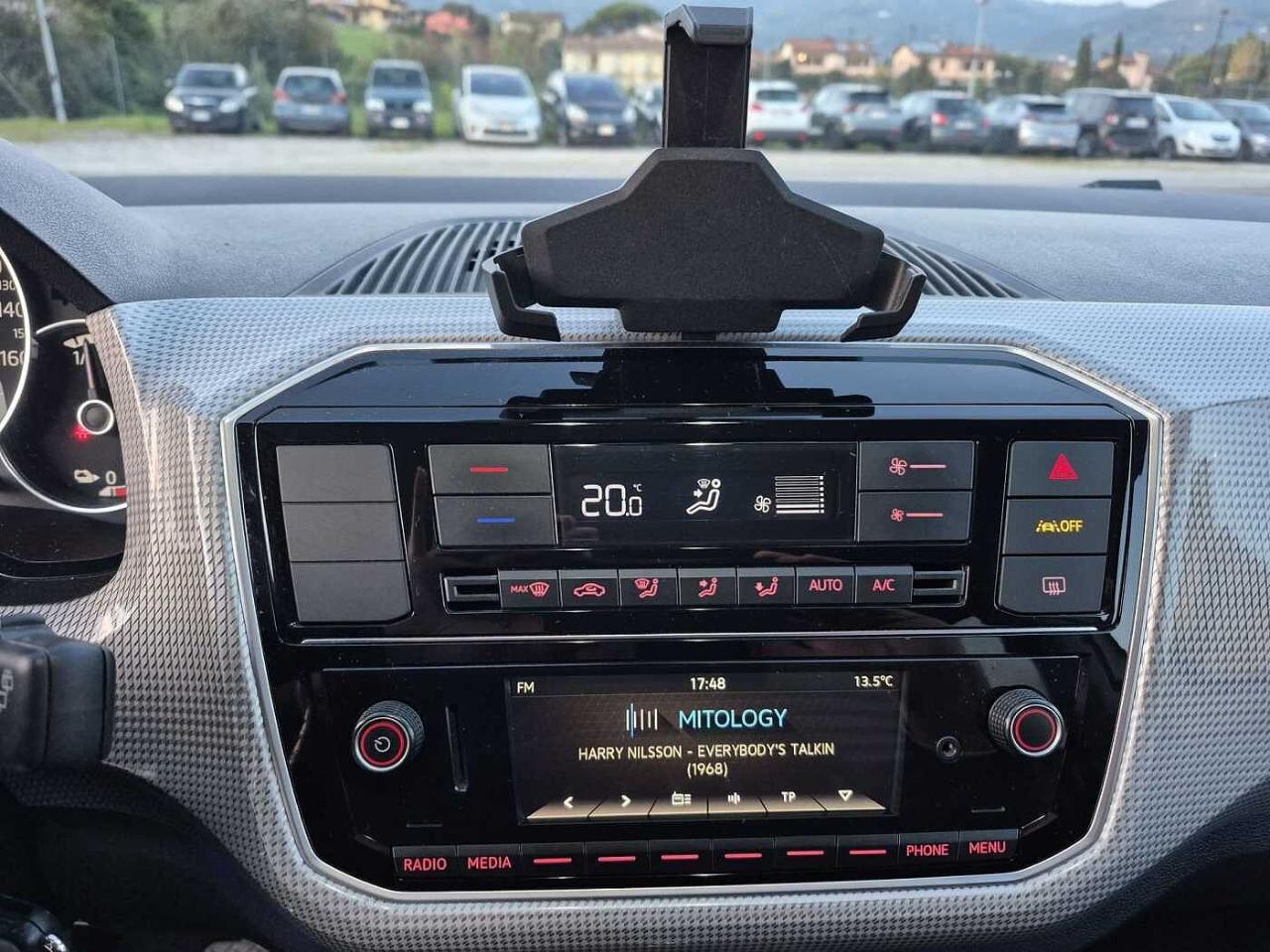 Volkswagen Volkswagen Up usata, con 5 porte