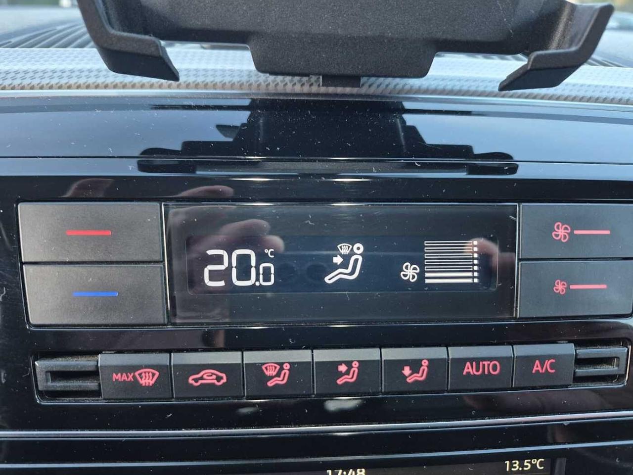 Volkswagen Volkswagen Up usata, con clima automatico