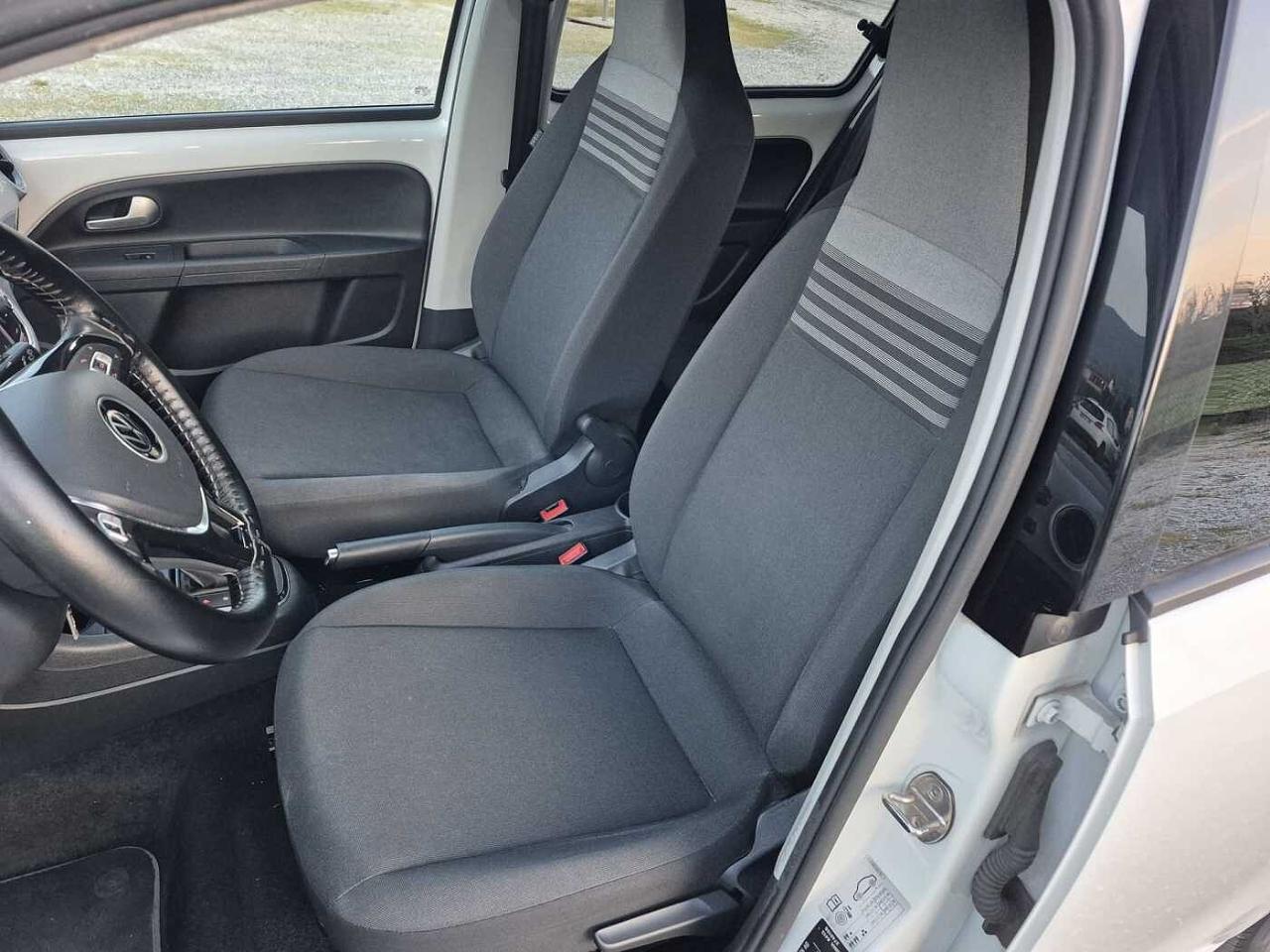 Volkswagen Volkswagen Up usata, con vetri elettrici