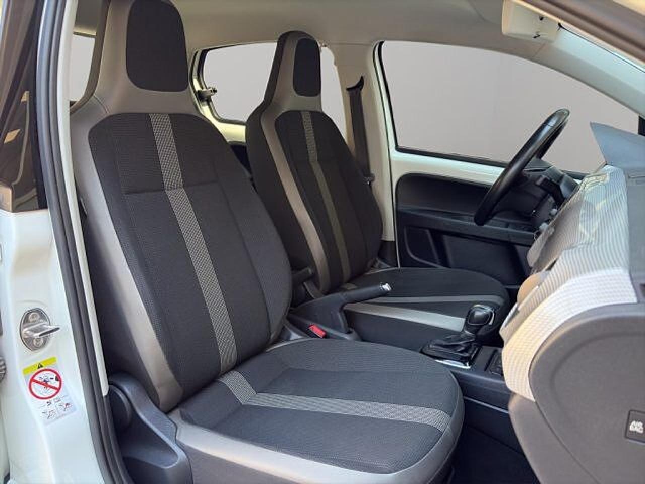Volkswagen Volkswagen Up usata 13