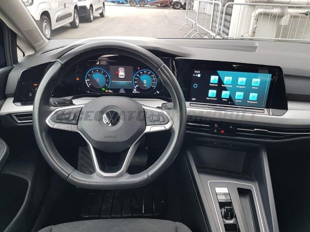 Volkswagen Volkswagen Golf usata, con cerchi in lega