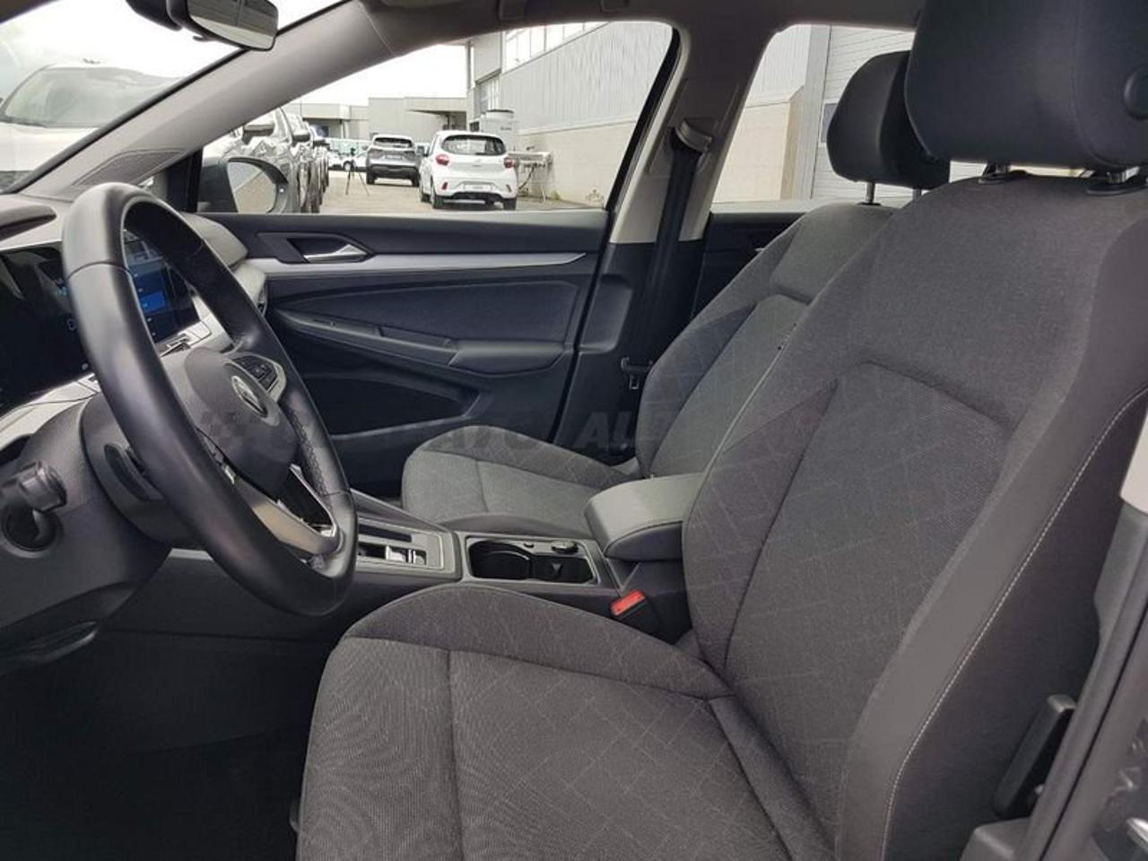 Volkswagen Volkswagen Golf usata, con cerchi in lega
