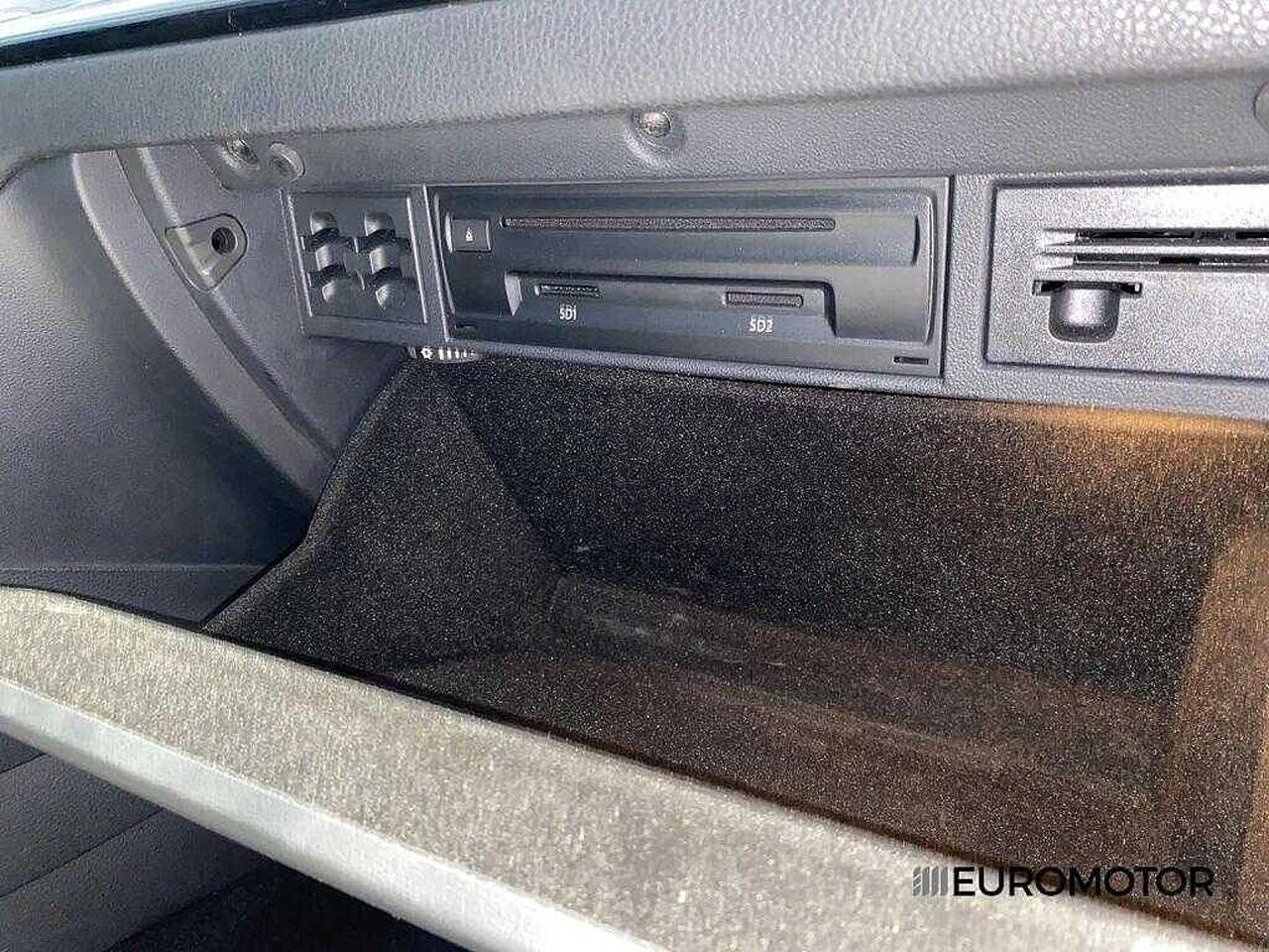 Volkswagen Volkswagen Golf usata, con touchscreen