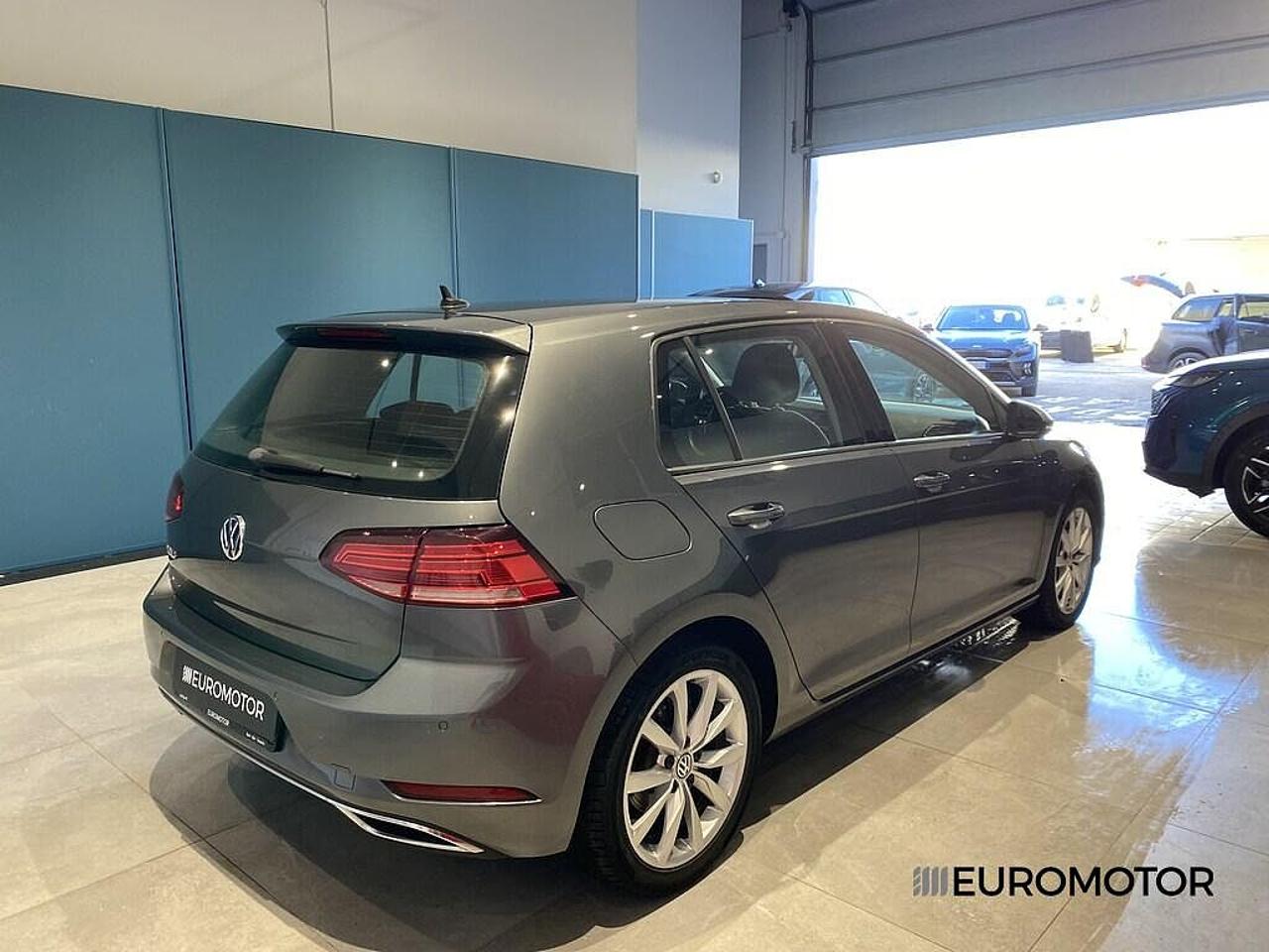 Volkswagen Volkswagen Golf usata, con volante in pelle