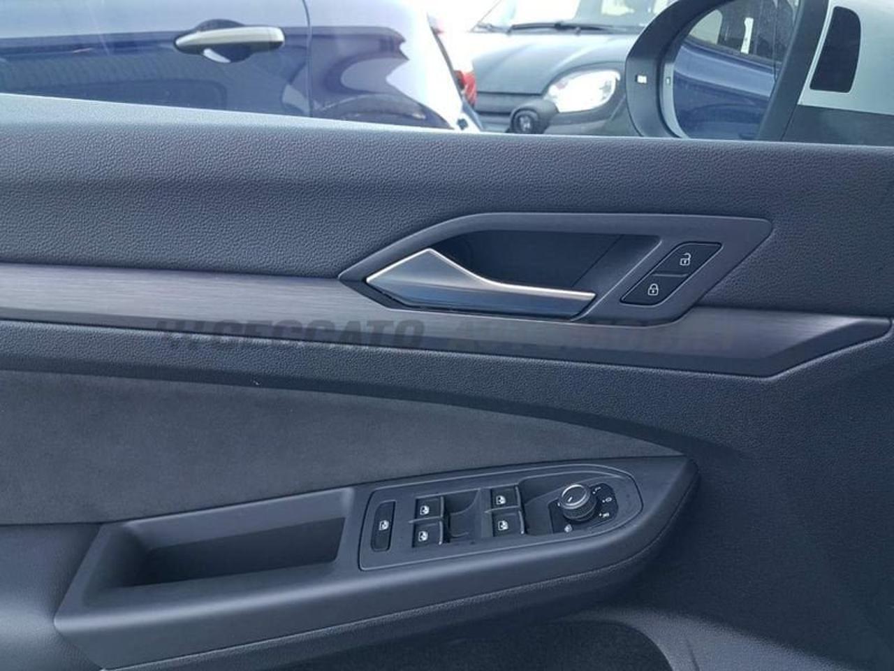 Volkswagen Volkswagen Golf usata, con cerchi in lega