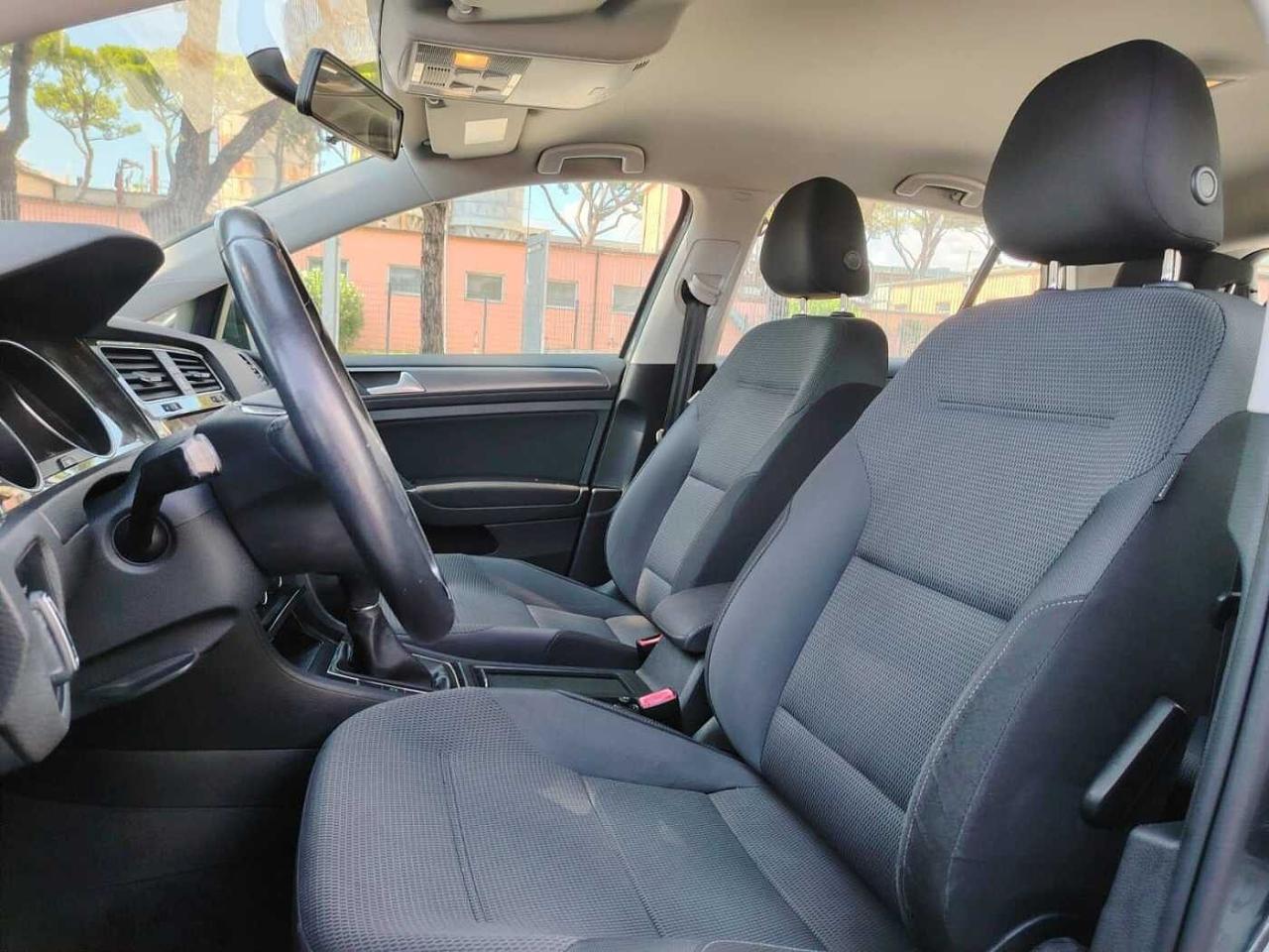 Volkswagen Volkswagen Golf usata, con alette parasole con specchietti di cortesia