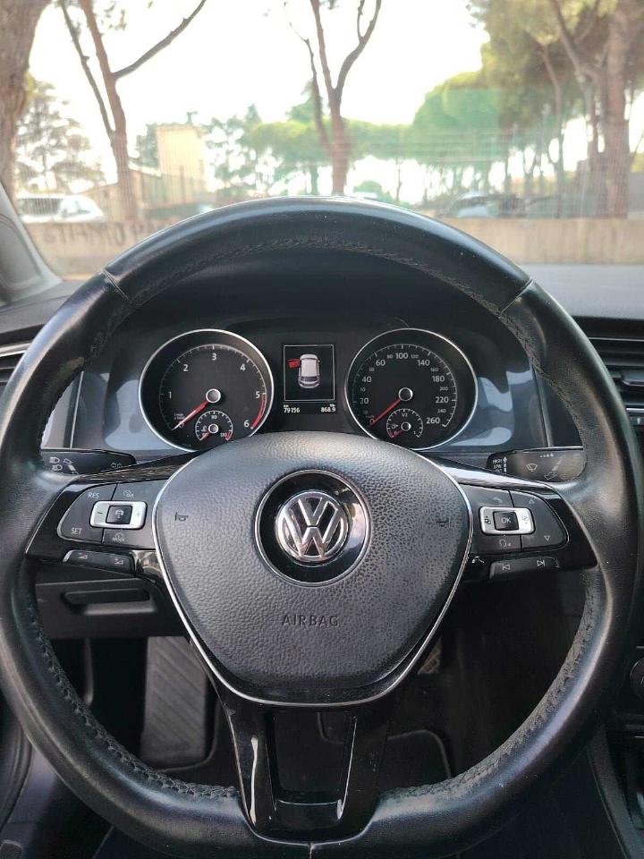 Volkswagen Volkswagen Golf usata, con appoggiatesta anteriori ottimizzati contro il colpo di frusta woks