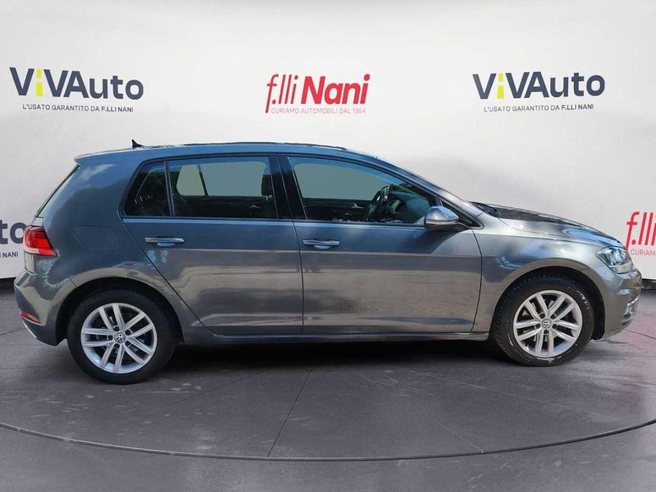 Volkswagen Volkswagen Golf usata, con cinture di sicurezza posteriori a tre punti