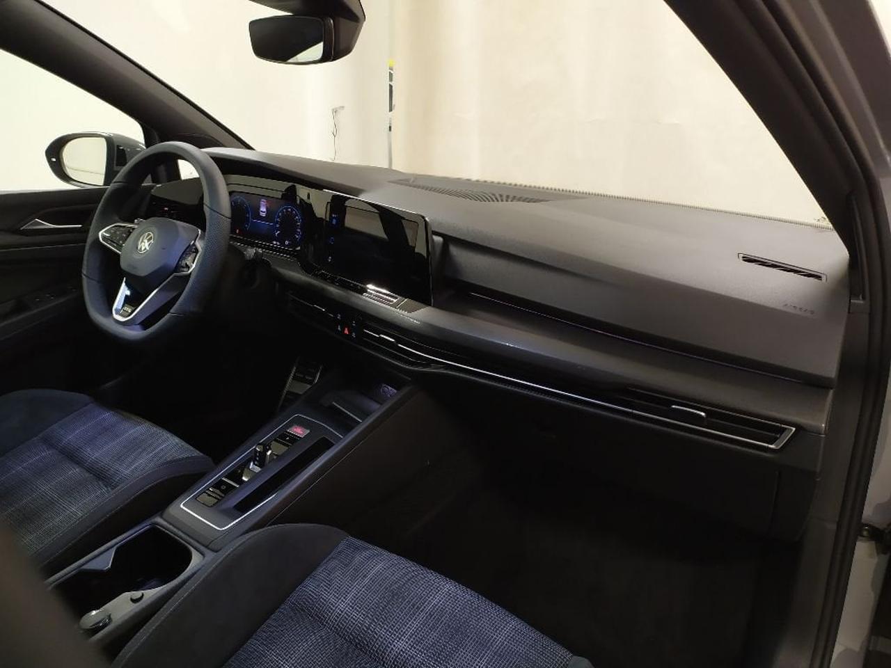 Volkswagen Volkswagen Golf usata, con GPS