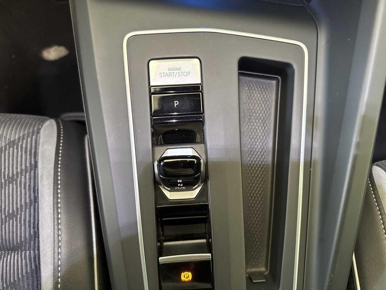 Volkswagen Volkswagen Golf usata, con GPS