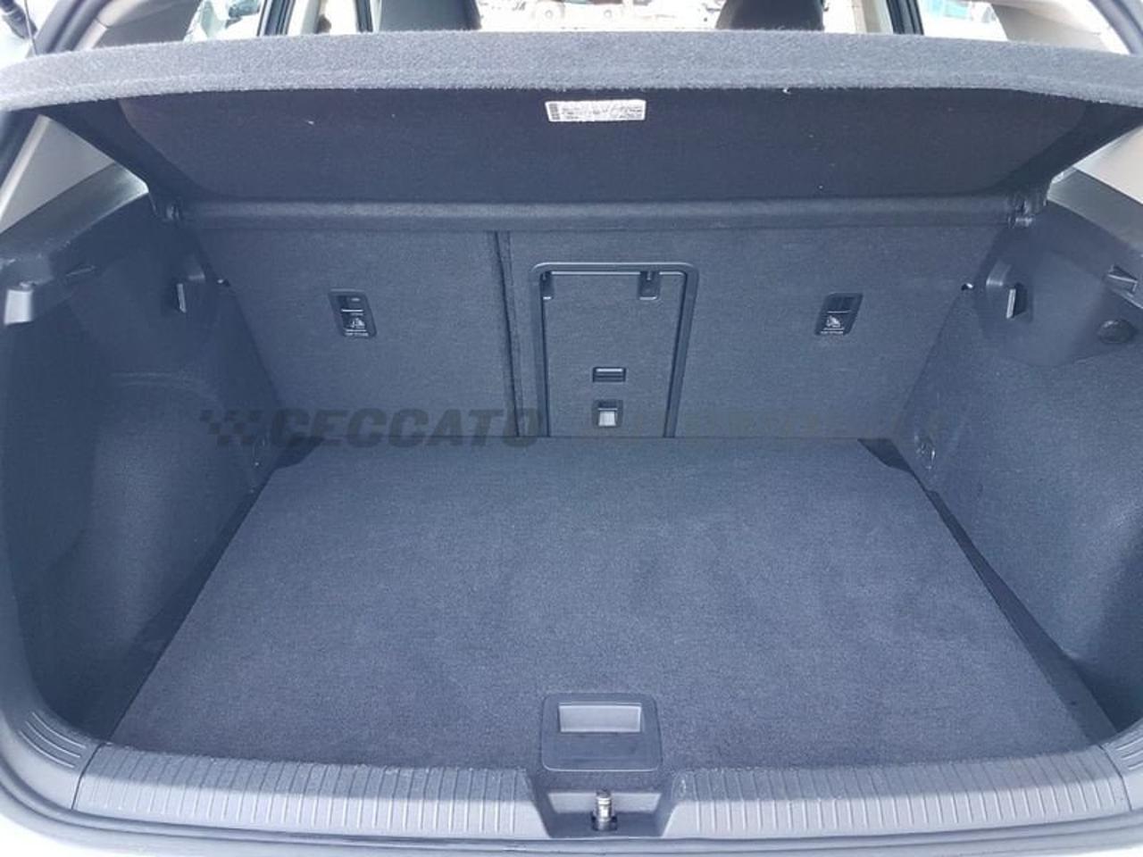 Volkswagen Volkswagen Golf usata, con GPS