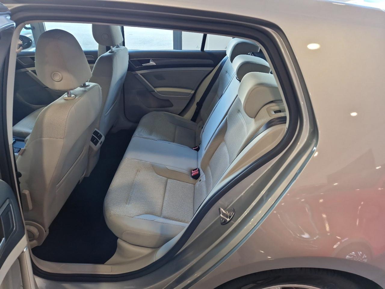 Volkswagen Volkswagen Golf usata, con Caricabatterie di bordo da 11 kW