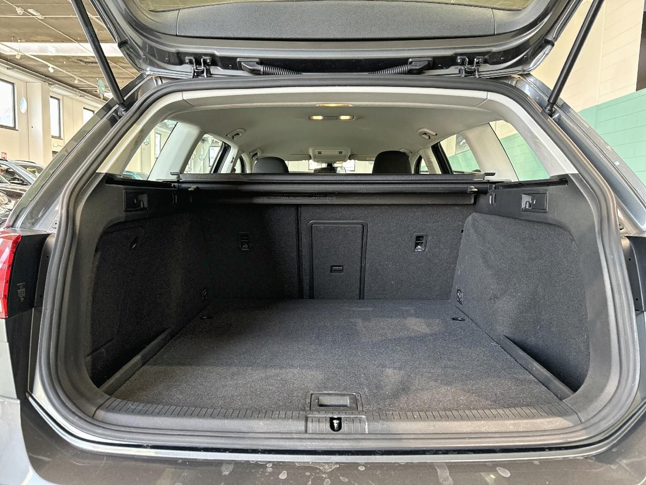 Volkswagen Volkswagen Golf usata 17