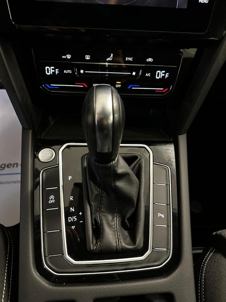 Volkswagen Volkswagen Passat usata, con navigatore