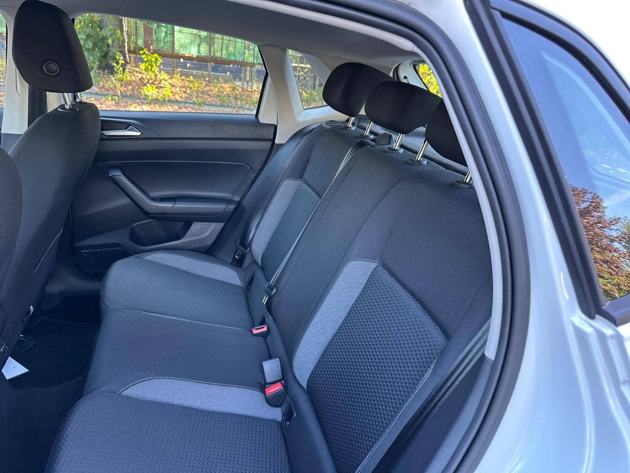 Volkswagen Volkswagen Polo usata, con 2 poggiatesta sedili ant. , con reg. in altezza, 3 poggiatesta sedili post. , con reg. in altezza