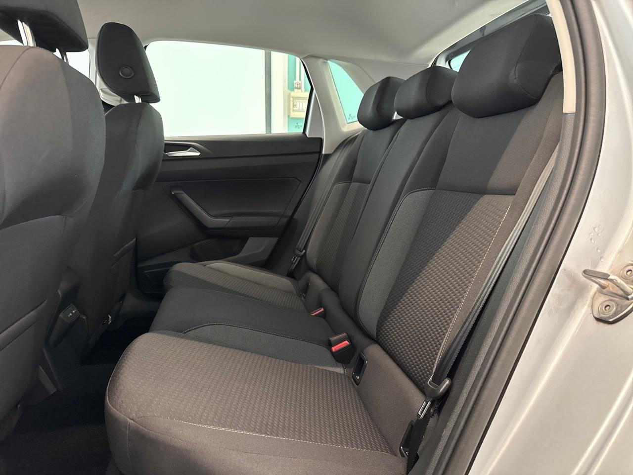 Volkswagen Volkswagen Polo usata, con 2 poggiatesta sedili ant. , con reg. in altezza, 3 poggiatesta sedili post. , con reg. in altezza