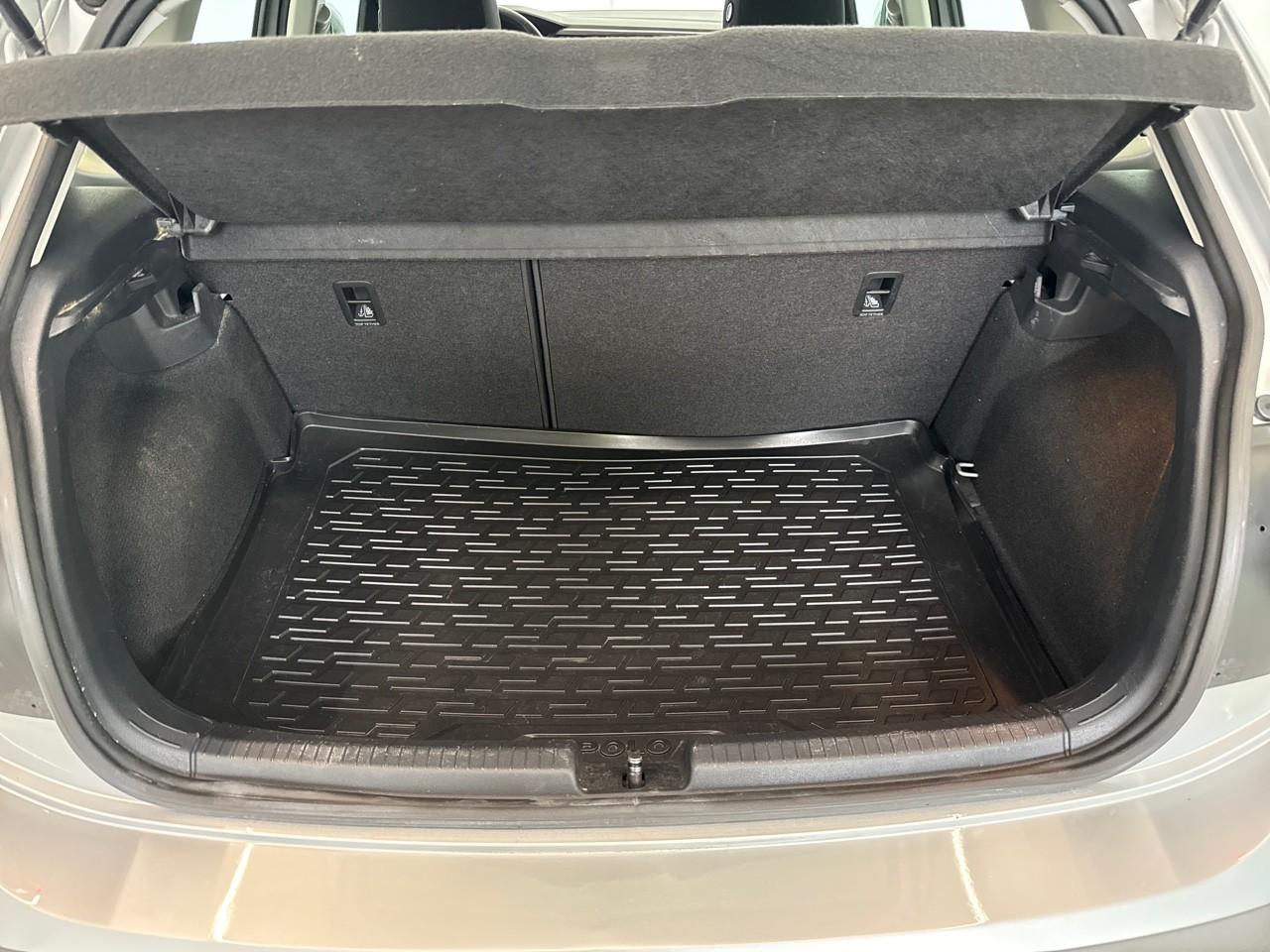 Volkswagen Volkswagen Polo usata, con cinture sicurezza post. conducente con pretensionatori, cinture sicurezza post. passeggero con pretensionatori, cinture sicurezza post. centrale a 3 punti