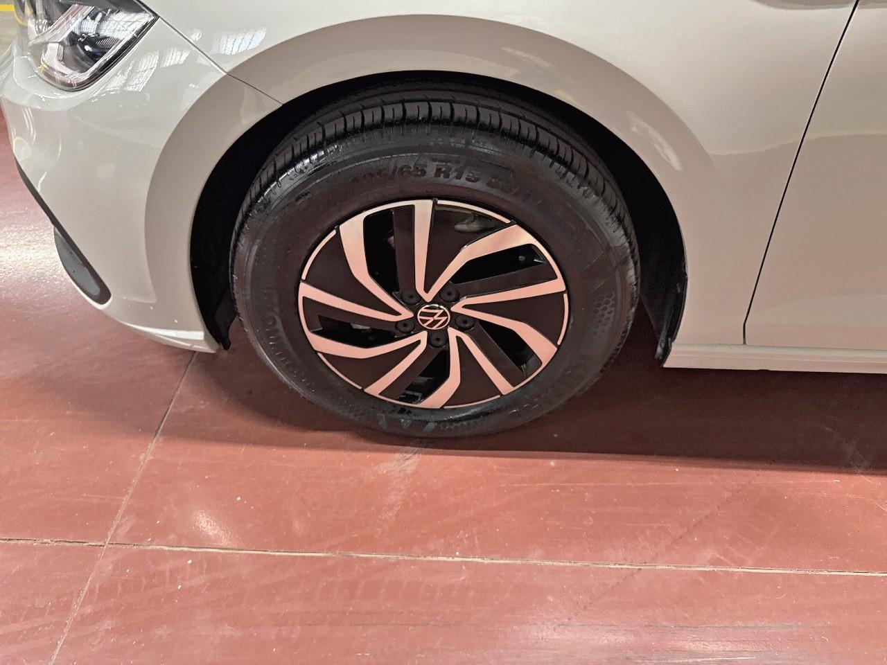 Volkswagen Volkswagen Polo usata, con 6 altoparlanti