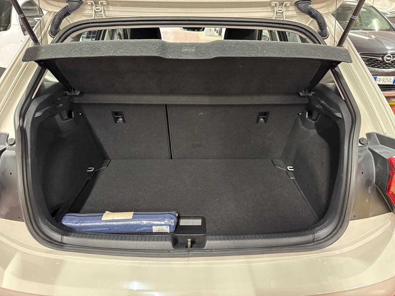 Volkswagen Volkswagen Polo usata, con cinture sicurezza post. conducente con pretensionatori, cinture sicurezza post. passeggero con pretensionatori, cinture sicurezza post. centrale a 3 punti