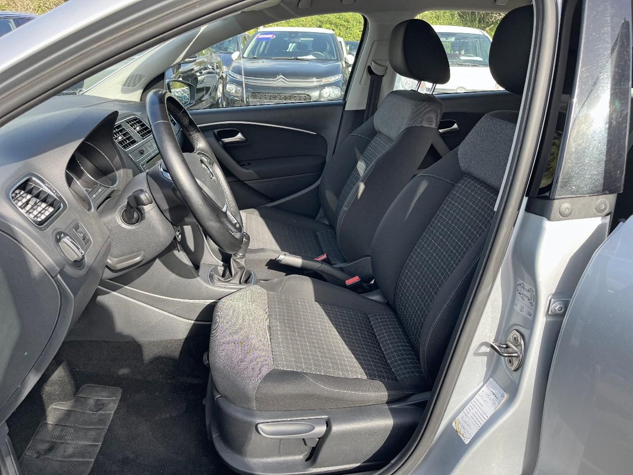 Volkswagen Volkswagen Polo usata, con fari principali a superf.complessa , lampada alogena alogene