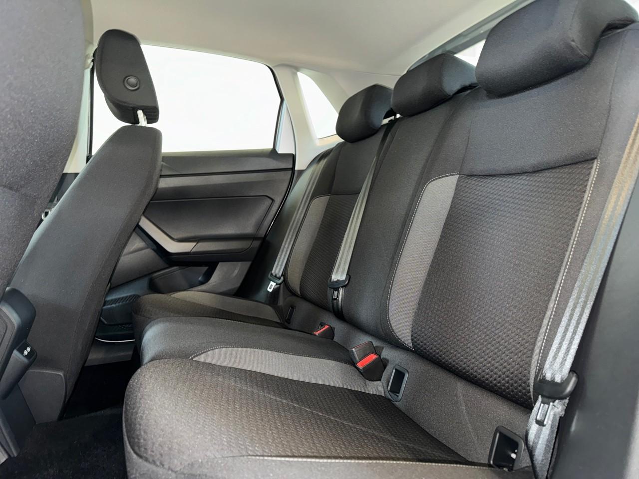 Volkswagen Volkswagen Polo usata, con 2 poggiatesta sedili ant. , con reg. in altezza, 3 poggiatesta sedili post. , con reg. in altezza