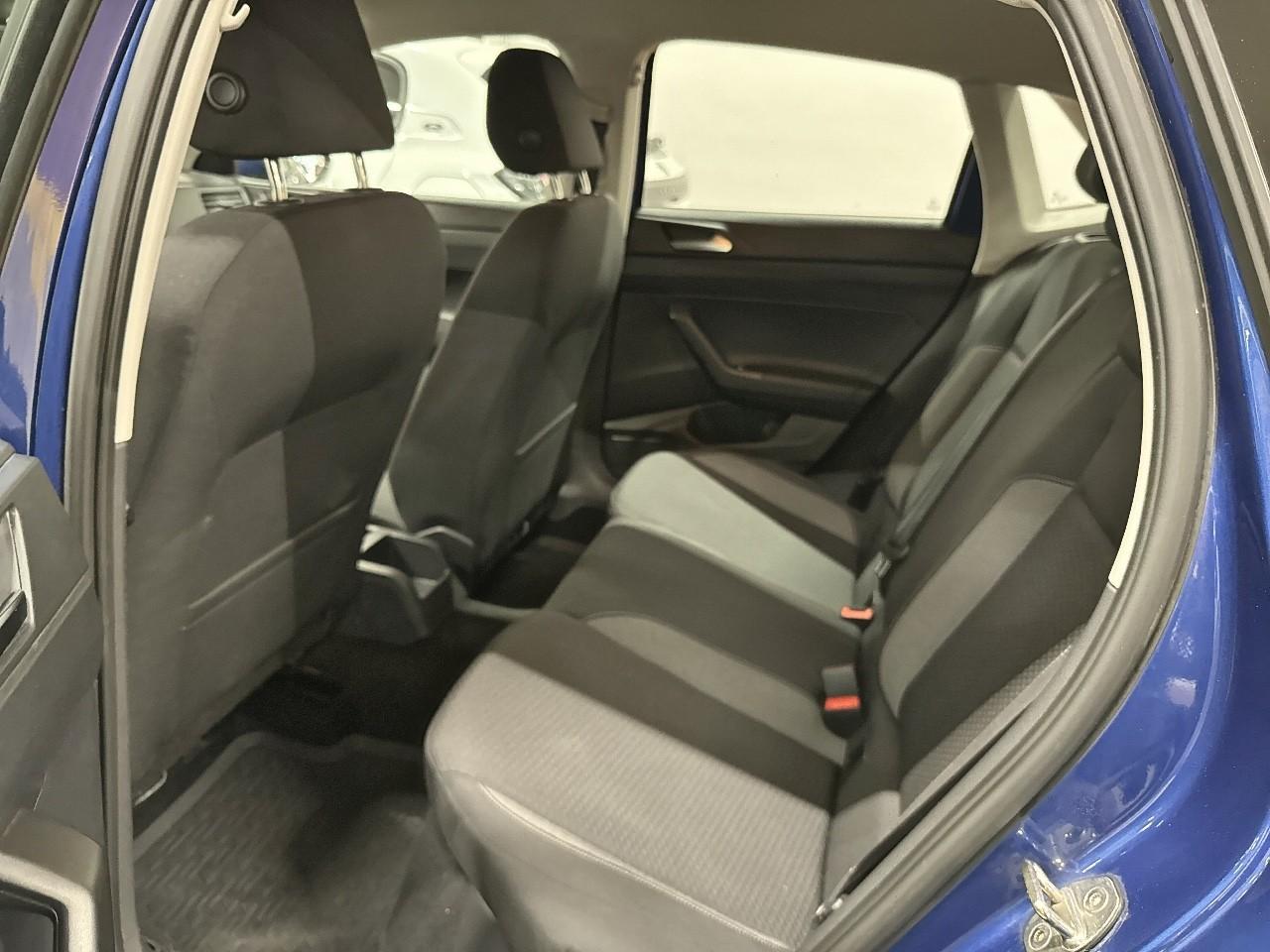 Volkswagen Volkswagen Polo usata, con 2 poggiatesta sedili ant. , con reg. in altezza, 3 poggiatesta sedili post. , con reg. in altezza