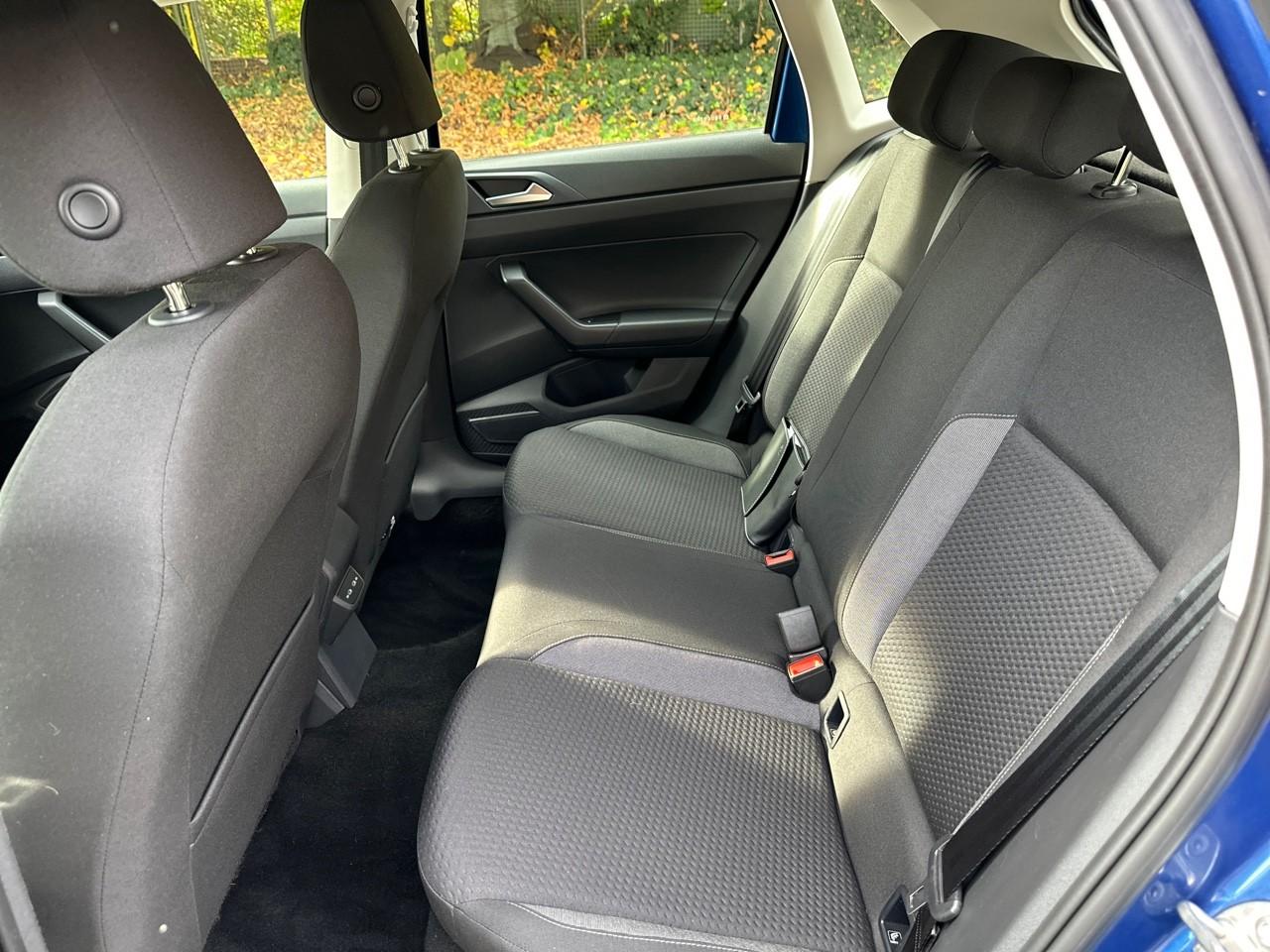 Volkswagen Volkswagen Polo usata, con 2 poggiatesta sedili ant. , con reg. in altezza, 3 poggiatesta sedili post. , con reg. in altezza