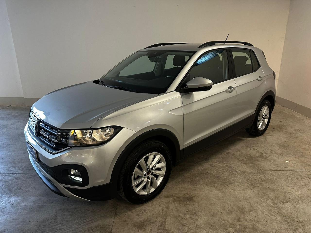 Volkswagen Volkswagen T-Cross usata, con luci diurne