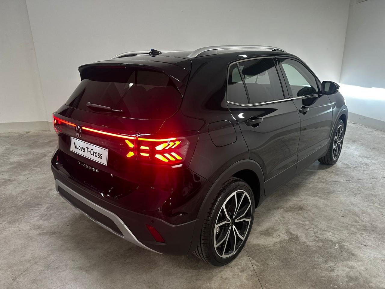 Volkswagen Volkswagen T-Cross usata 14
