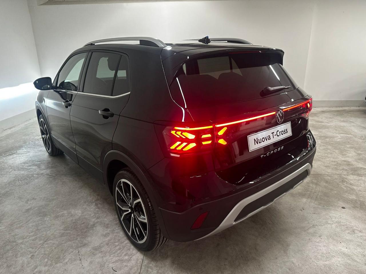 Volkswagen Volkswagen T-Cross usata 16