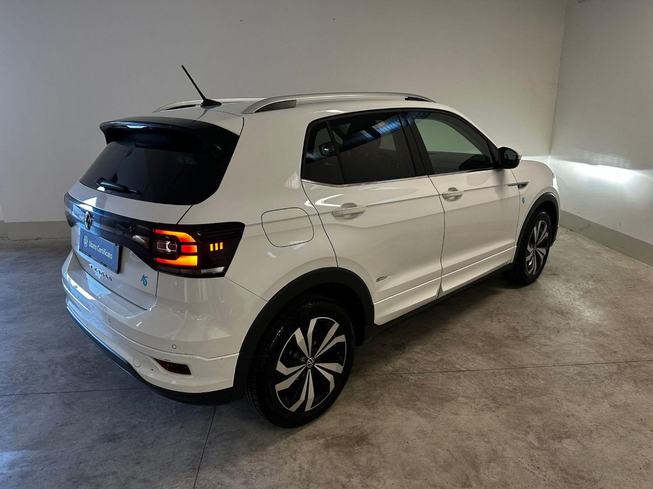 Volkswagen Volkswagen T-Cross usata 13