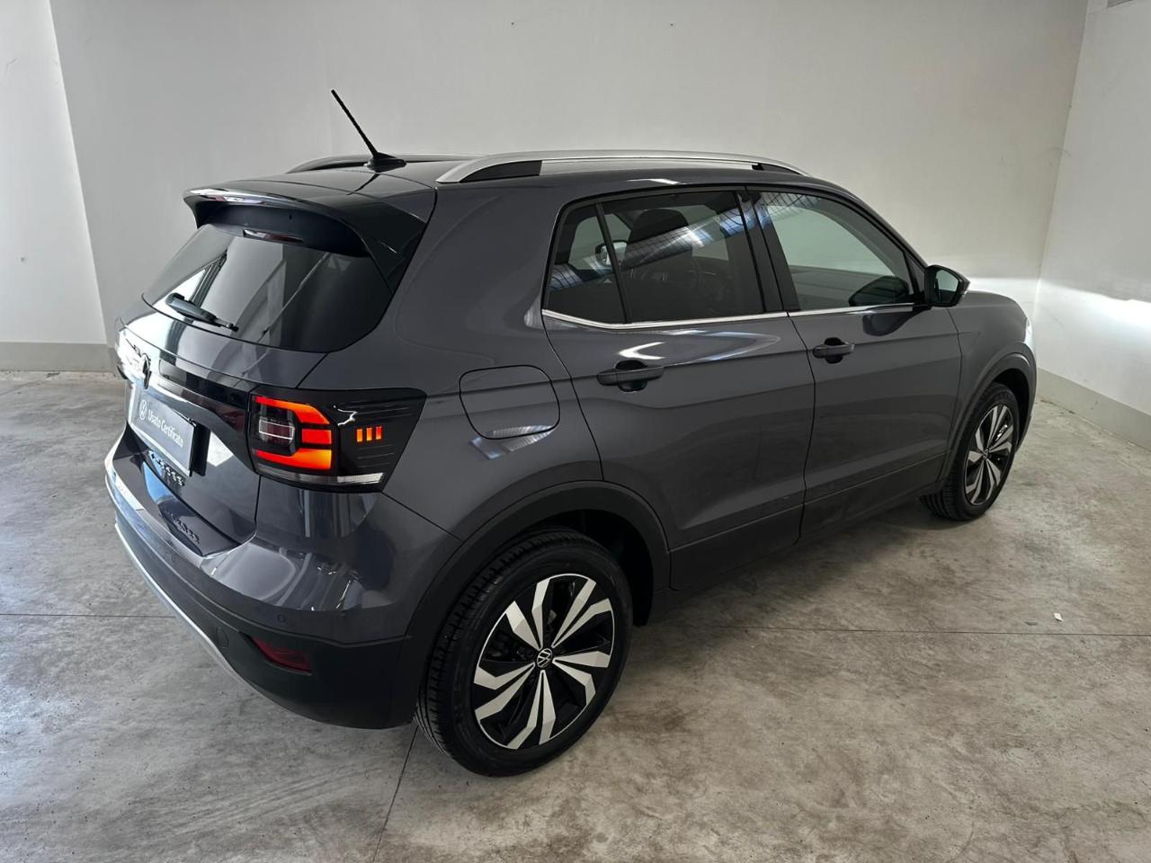 Volkswagen Volkswagen T-Cross usata 17