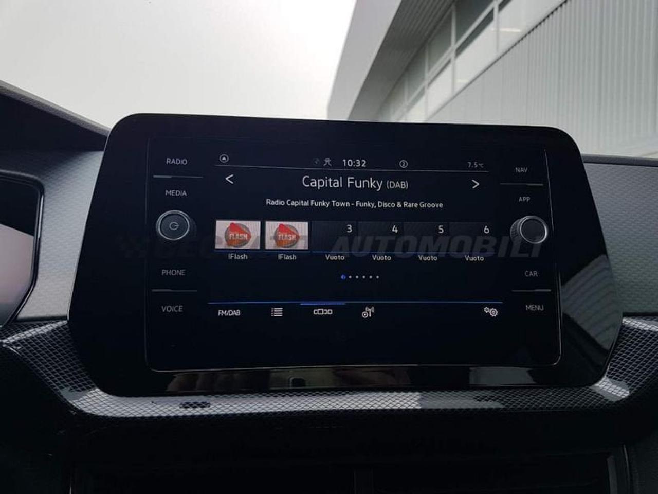 Volkswagen Volkswagen T-Cross usata 16