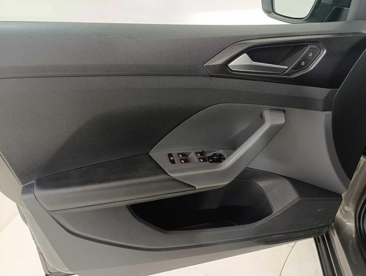 Volkswagen Volkswagen T-Cross usata, con 5 porte