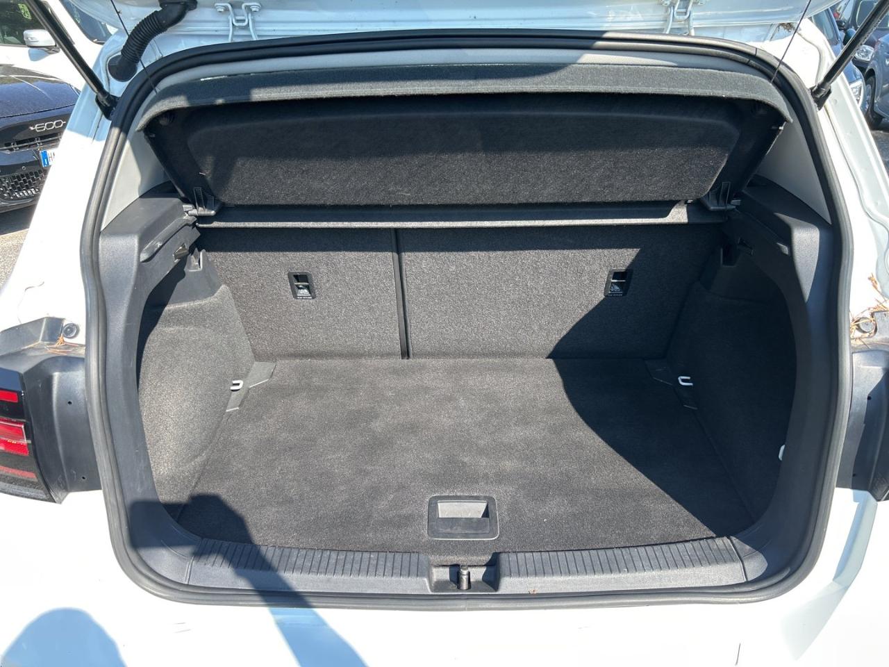 Volkswagen Volkswagen T-Cross usata 1