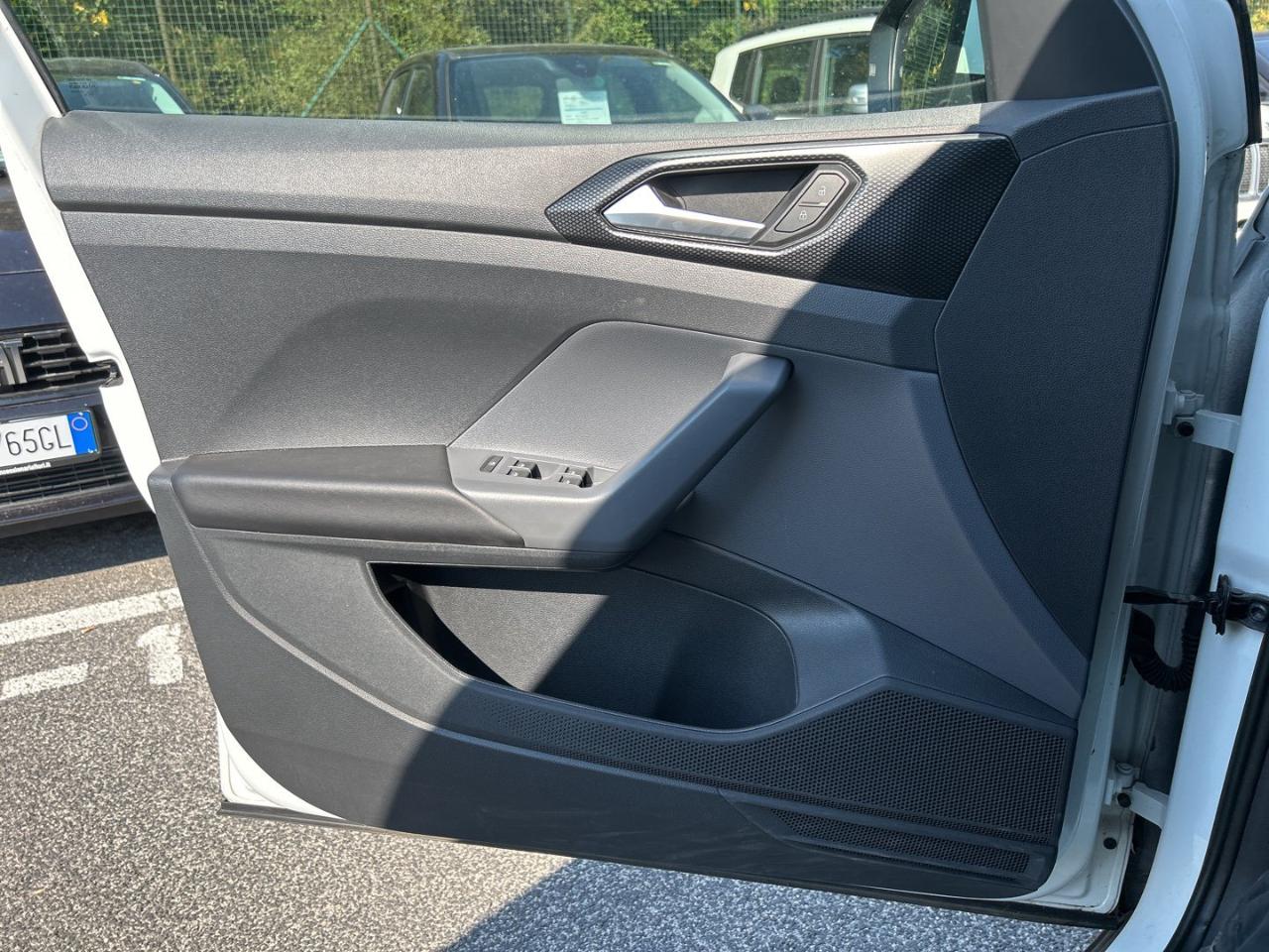 Volkswagen Volkswagen T-Cross usata 13