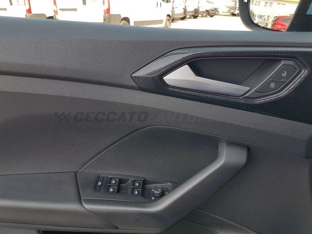 Volkswagen Volkswagen T-Cross usata 4