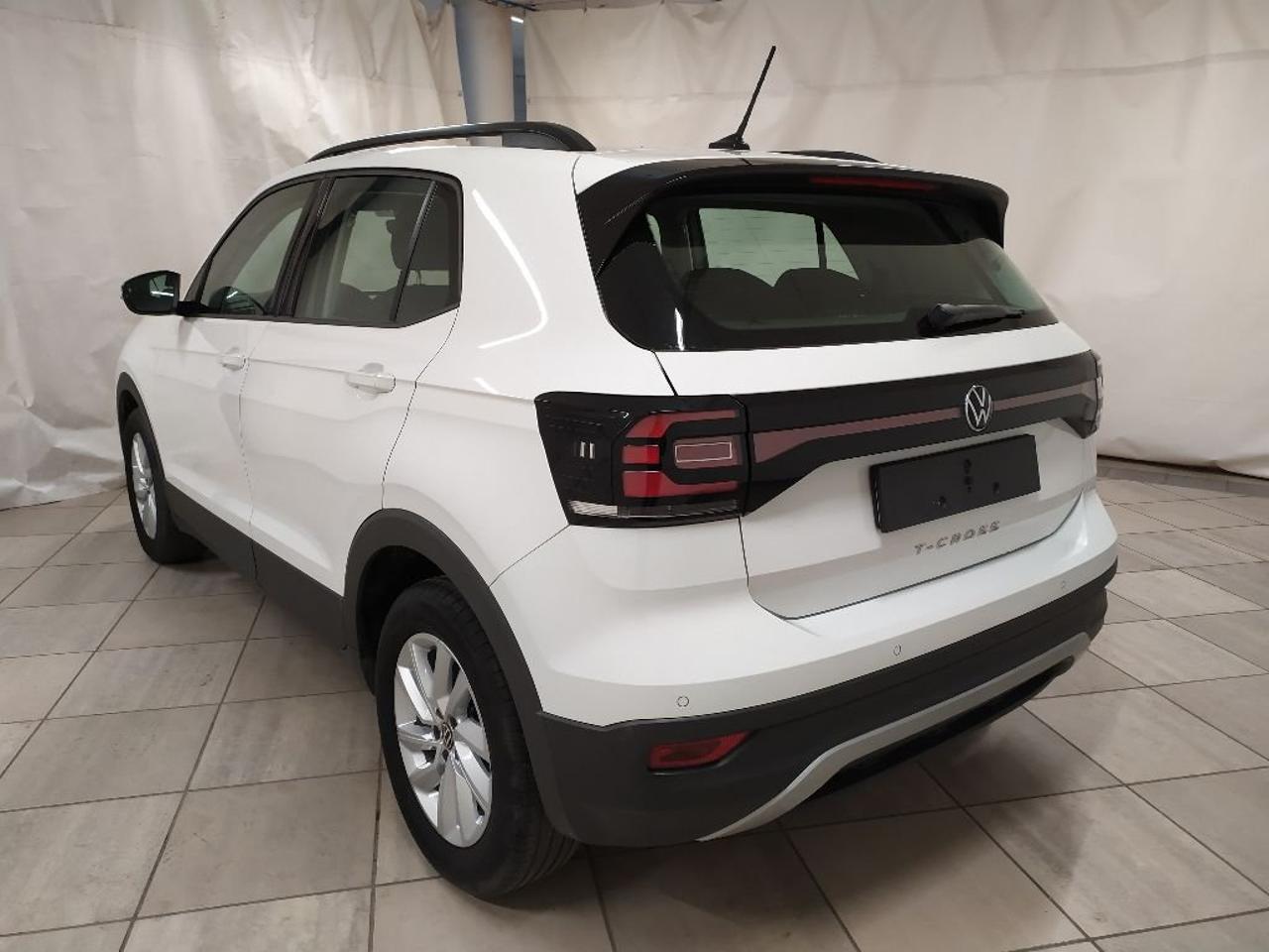 Volkswagen Volkswagen T-Cross usata 18