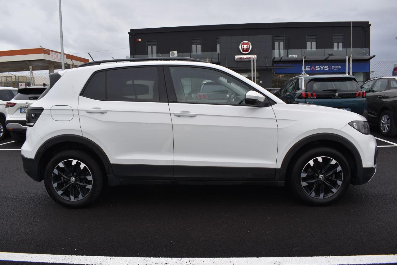 Volkswagen Volkswagen T-Cross usata 19