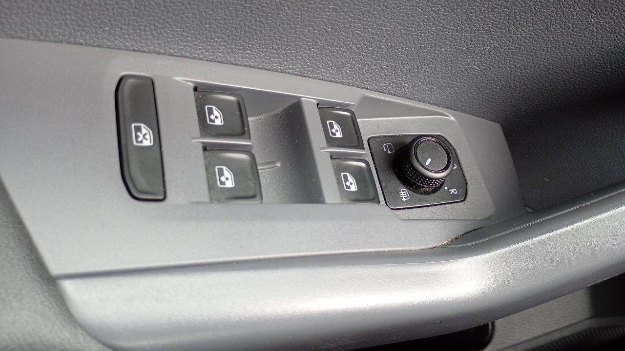 Volkswagen Volkswagen T-Cross usata 12